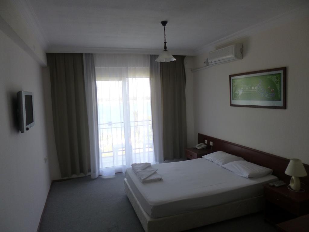 Albayrak Hotel Кешме Номер фото